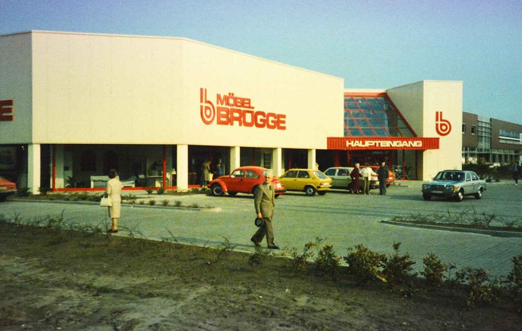 Möbel Brügge in der Rendsburger Straße in Neumünster, 1984