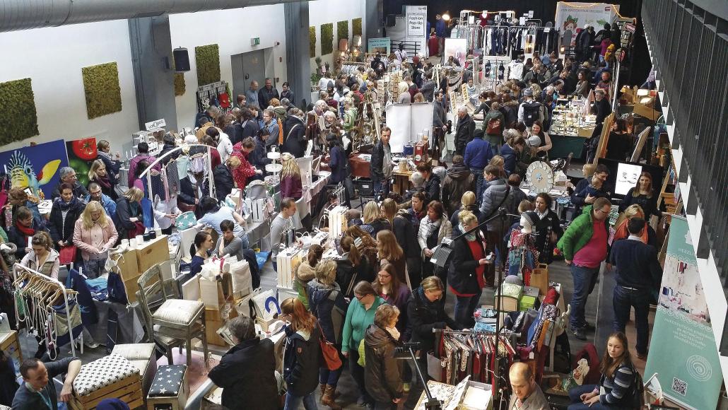 Auf dem Kreativmarkt „Deine eigenART“ im Cruise Terminal am Ostseekai stellen Kreative und Designer ihre handgefertigten Produkte vor.