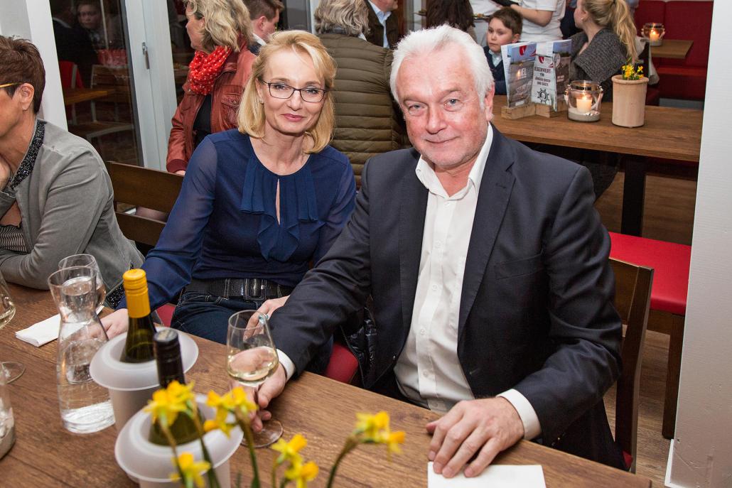 Wolfgang Kubicki mit Ehefrau Annette Marberth-Kubicki: „Die Qualität des Weins und der Speisen sind bei GOSCH einfach hervorragend.“