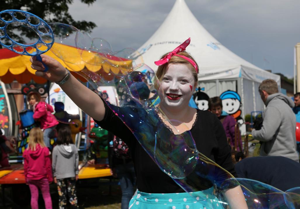 Beim KIDS Festival warten viele Highlights wie zum Beispiel Riesenseifenblasen