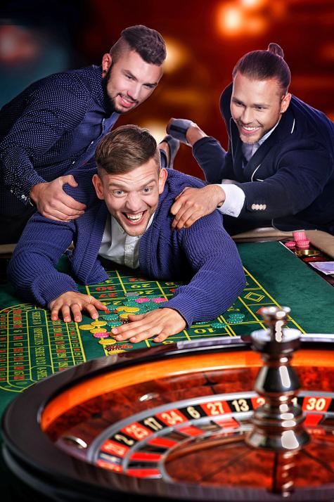 Beim Männerabend im Casino Kiel kann man mit den besten Freunden einmal abschalten