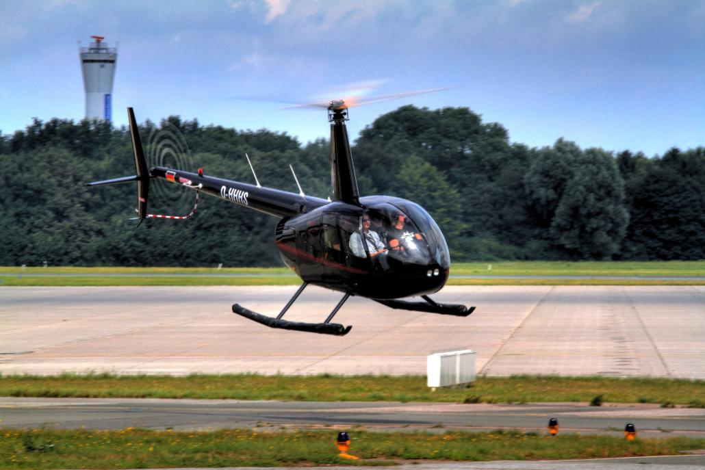 Ein Helikopter-Rundflug ermöglicht es, die Kieler Woche aus einer spannend neuen Perspektive zu betrachten