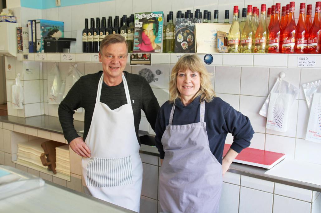 Hans-Jürgen Künnemann und Birgit Müller, Inhaber eines Fischgeschäftes