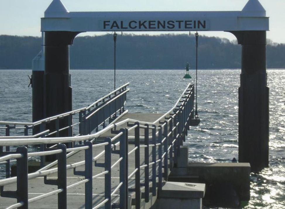 Der Fähranleger am Falckensteiner Strand