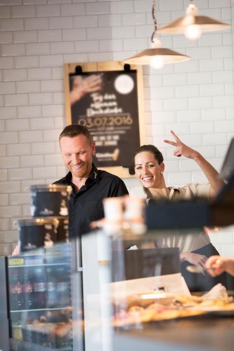 In der Bäckerei Günther wird an Nachhaltigkeit beim Kaffeekonsum gedacht 