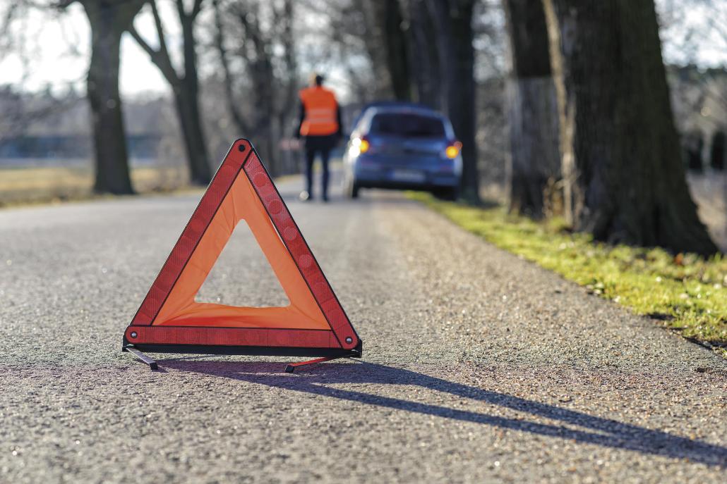 Wer über einen Schutzbrief verfügt, kann sich bei einer Fahrzeugpanne auf Unterstützung und Kostenübernahme durch den Versicherer verlassen