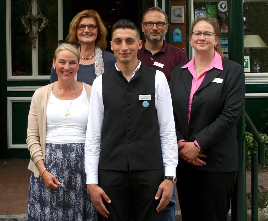 Stehen in den Startlöchern für die zweite Praktikumsbörse (v. li.): Jasmine Birke, Geschäftsführerin Hotel Birke, Marion Scheunpflug, Leitung Servicestelle Ehrenamt DRK Kreisverband Kiel, Bolant Nazleh, Auszubildender Hotel Birke, Steffen...