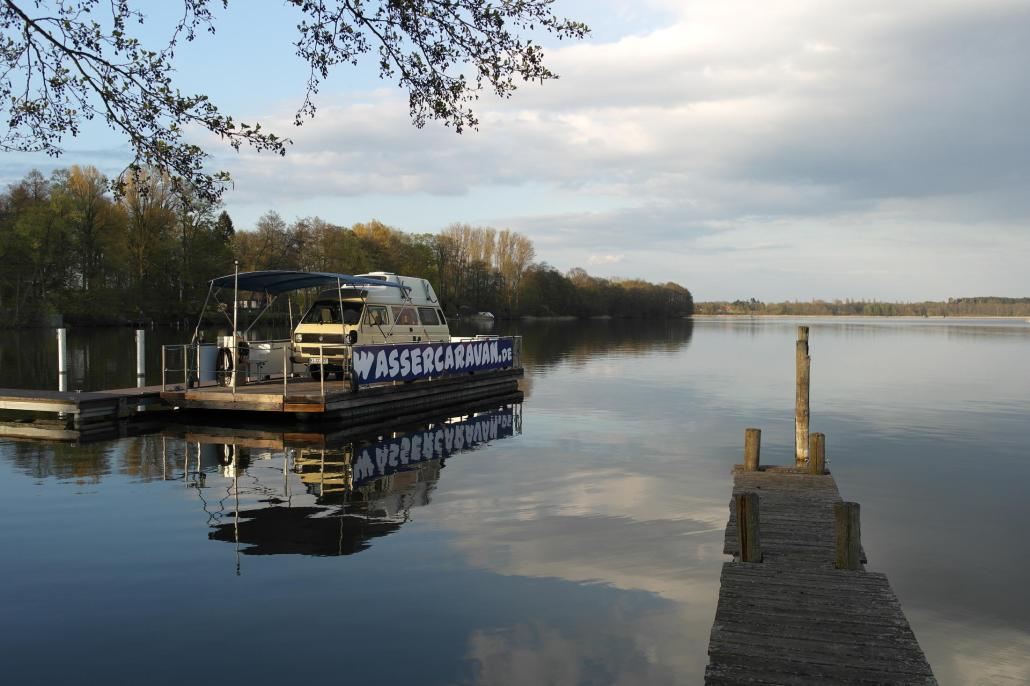 In Mecklenburg-Vorpommern kann man mit seinem Van sogar aufs Wasser.