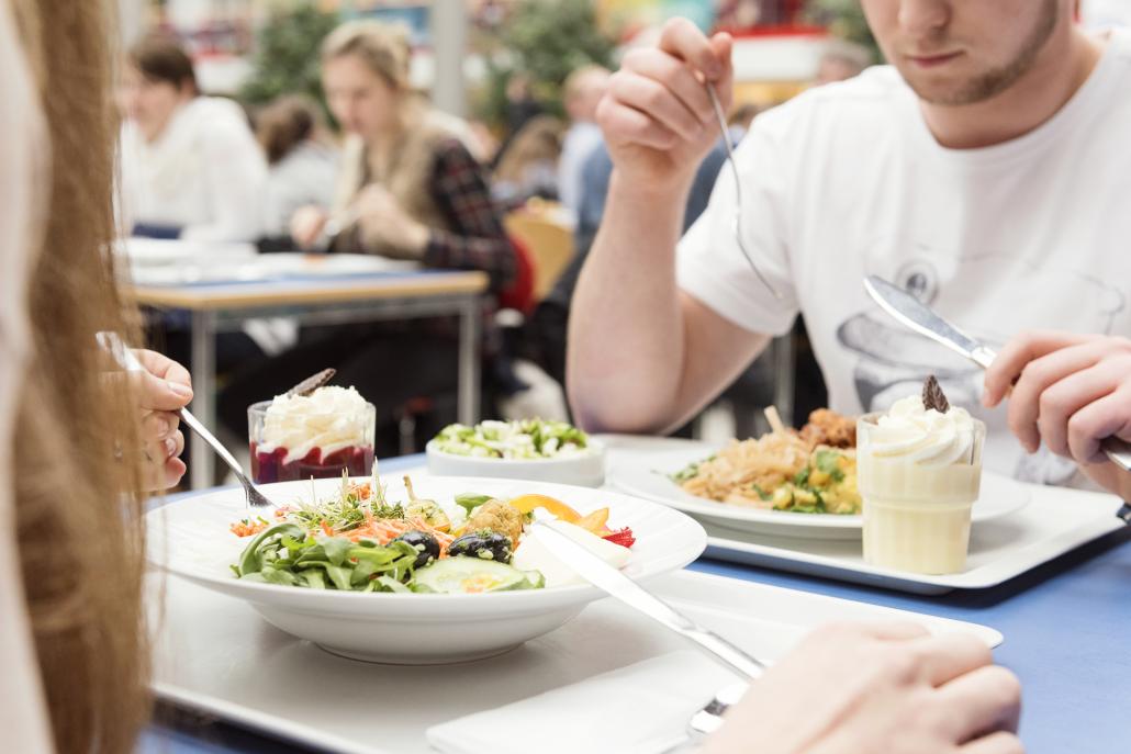 Die Nachfrage nach Gerichten ohne Zutaten tierischen Ursprungs wächst in den Mensen des Studentenwerks SH kontinuierlich.