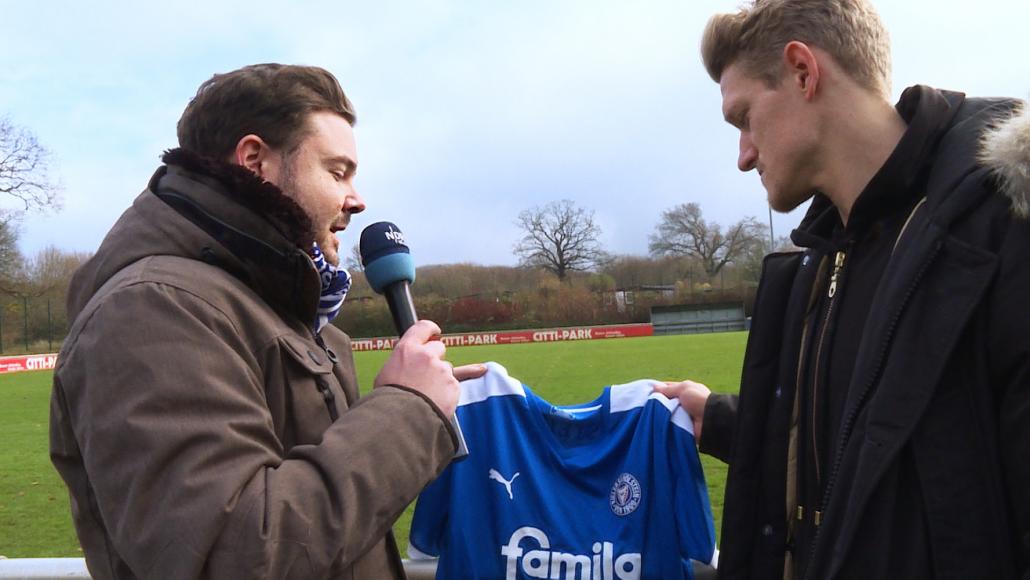 Moderator Pascal Hillgruber (links) und Fußballer Johannes van den Bergh