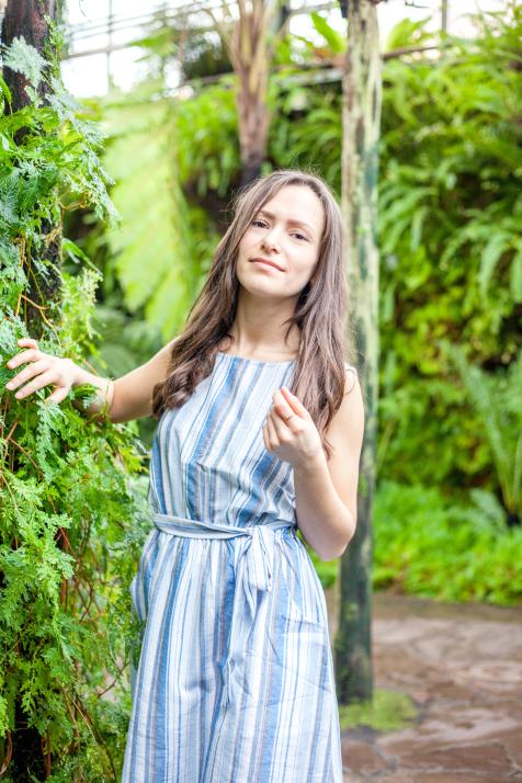 Im Botanischen Garten präsentierte uns Helin Permous ihren natürlichen Frühlingslook