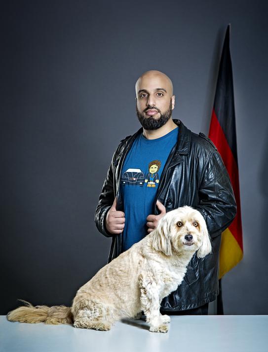 Abdelkarim präsentiert sein zweites Solo-Programm „Staatsfreund Nr. 1“