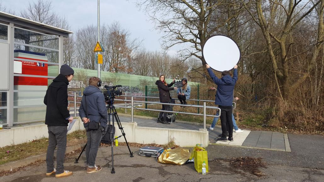 Kieler Studierende während der Dreharbeiten für ihren Horrorfilm