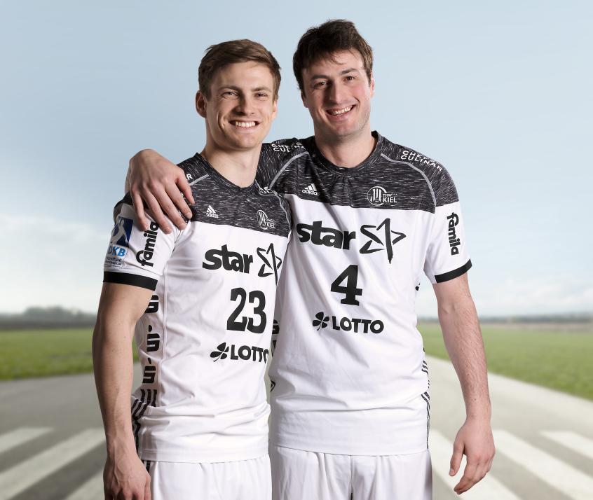 THW Kiel-Spieler Rune Dahmke (li.) und Domagoj Duvnjak haben sich mit ihrem Verein der Initiative „Pro Flughafen Kiel“ angeschlossen. Geschäftsführer der Initiative ist
Alexander Eck 