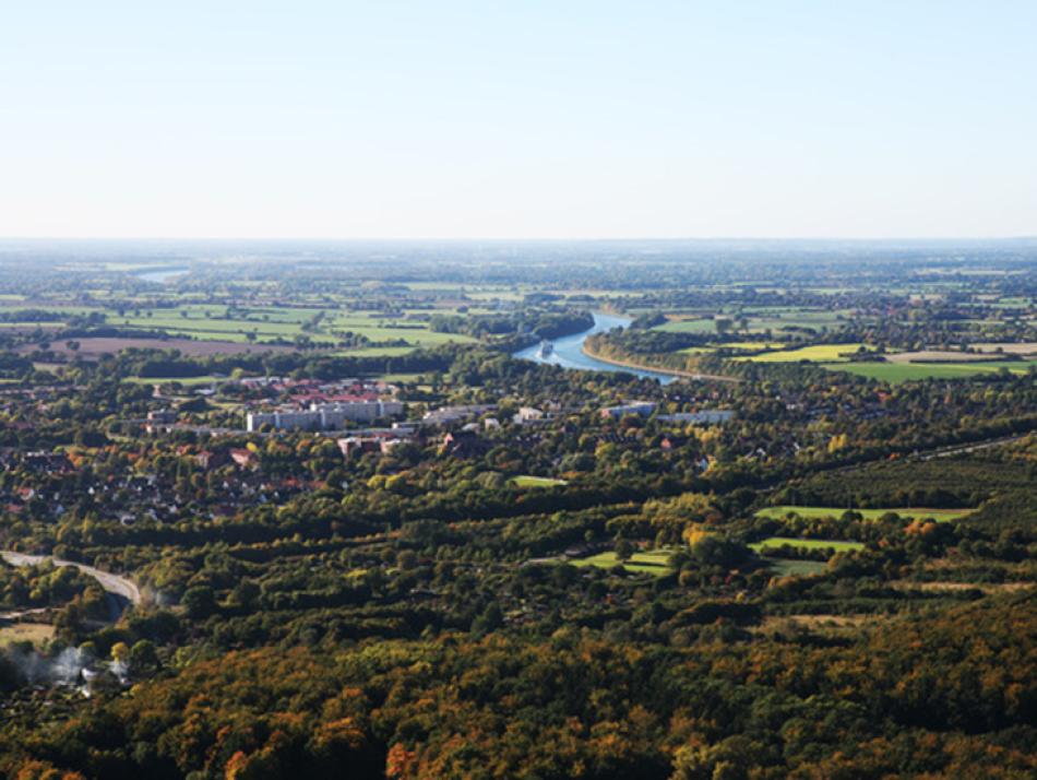 Dieser atemberaubende Ausblick bietet sich bei einem Hubschrauber-Flug mit Kiel-Marketing