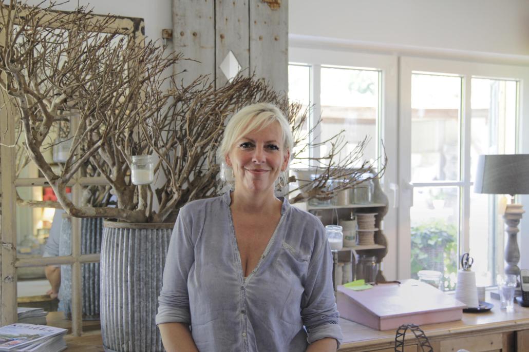 Inhaberin Iris Ahrendsen liebt Shabby Chic – und das merkt man auch in dem liebevoll eingerichteten Laden