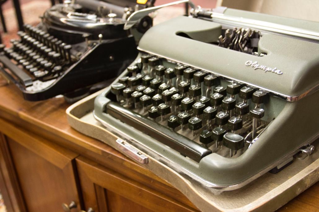 Alte Schreibmaschinen von Olympus, wunderschön und noch intakt!