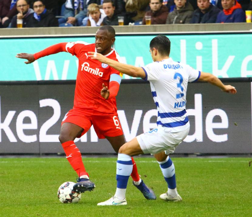 Die Störche um Kapitän David Kinsombi (li.) zeigten Anfang
Dezember beim MSV Duisburg eine starke Vorstellung …


