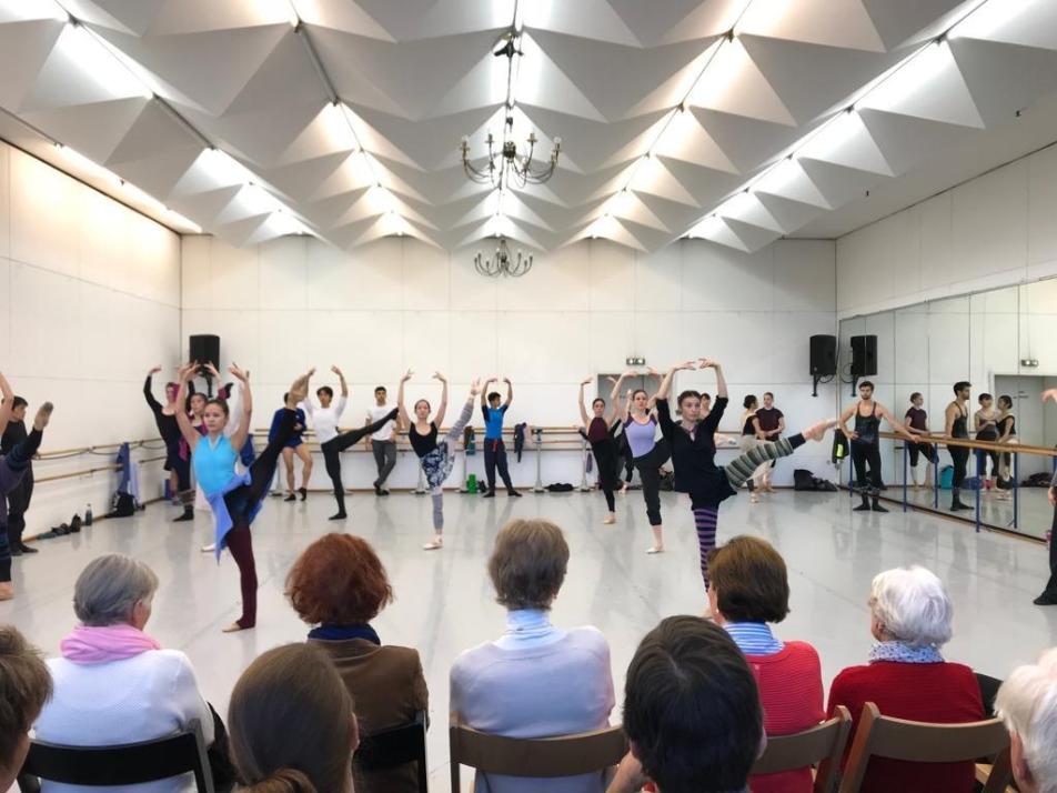 Die Schuhpaten zu Besuch bei den Balletttänzern

