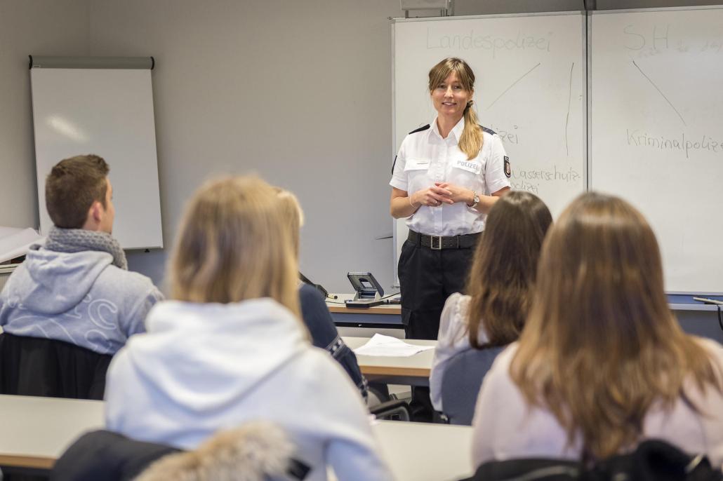 Der Polizeiberuf stößt bei den Schülerinnen und Schülern meist auf besonders großes Interesse