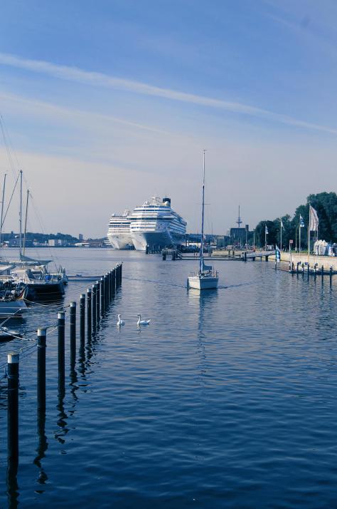 Landstromanschluss, neues Terminal und mehr am Kieler Hafen