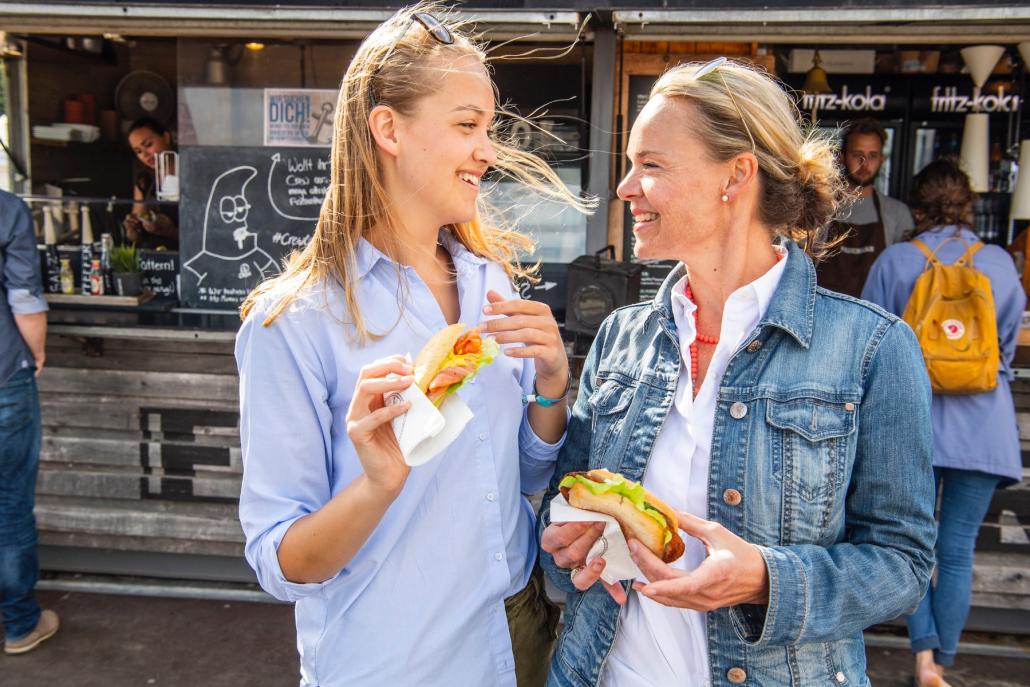 Lecker, lecker Fischbrötchen! Am 4. Mai feiert ganz Schleswig-Holstein unsere norddeutsche Leibspeise!