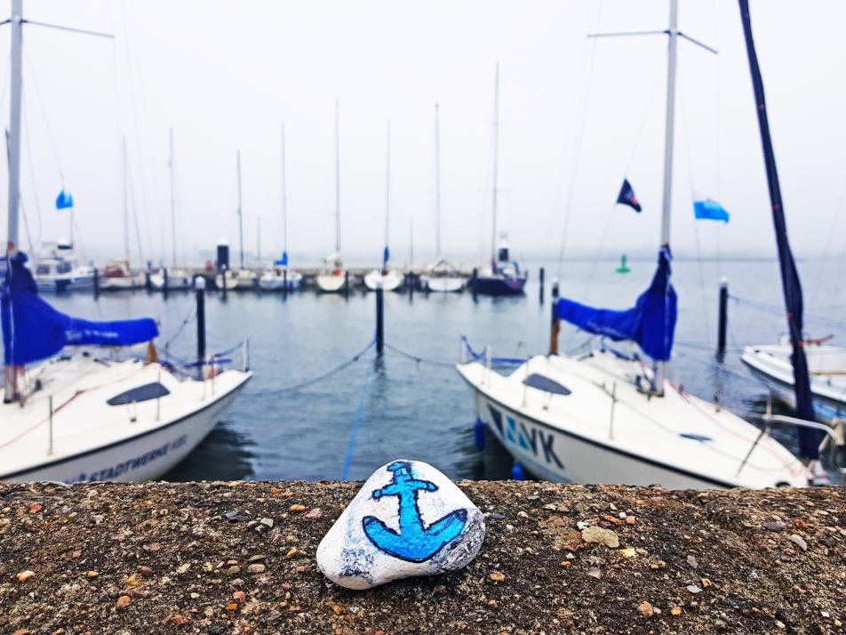 Dieser maritime Stein in Traumkulisse verschönerte Kielerin 
Julia die morgendliche Joggingroute