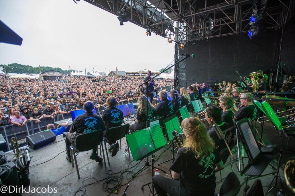 Die Wacken Firefighters heizen am 3. Oktober auf der NDR-Bühne ein