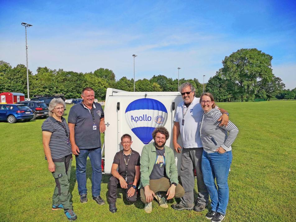 Kiel aus der Ballonperspektive:

Die Heißluftballons gehören zur Kieler Woche wie die Windjammer Parade. Die Redakteure Sebastian Schulten und Mirjam Stein nutzten die Gunst der Stunde und schauten sich das Kieler Umland von oben an. Einfach atemberaubend.