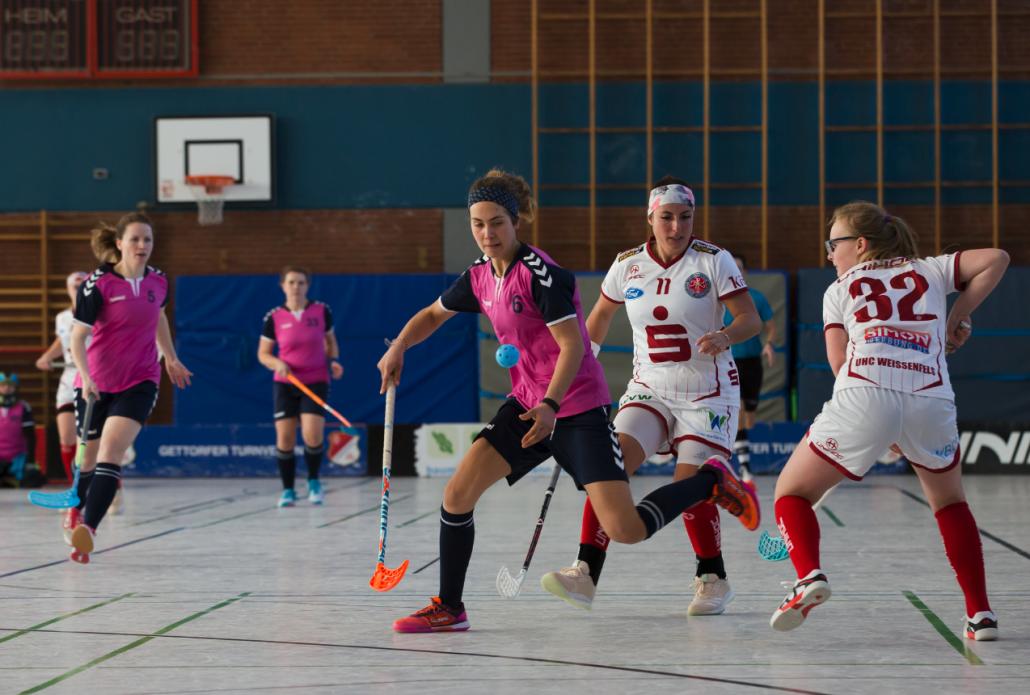 Maren Clausen (#6) wirbelte die Defensive der Gäste eins ums andere Mal durcheinander. Mit zwei Vorlagen hatte sie maßgeblichen Anteil an der guten Leistung der Förde Deerns