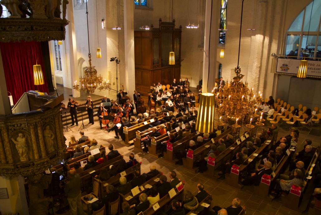 Anlässlich des 700. Geburtstags der KGS war die Nikolaikirche gut gefüllt