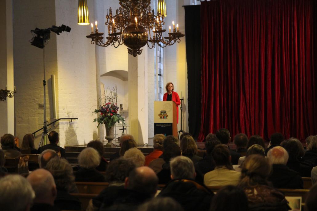 Karin Prien, Ministerin für Bildung, Wissenschaft und Kultur des Landes Schleswig-Holstein sprach das Grußwort der Festveranstaltung