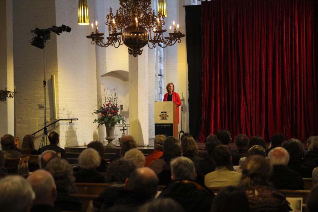 Karin Prien, Ministerin für Bildung, Wissenschaft und Kultur des Landes Schleswig-Holstein sprach das Grußwort der Festveranstaltung