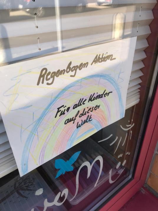 Regenbogen-Aktion gegen Corona