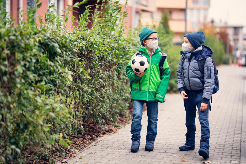 Vor allem Kinder aus finanziell schwachen Familien benötigen jetzt eure Unterstützung: Masken nähen, spenden, helfen!