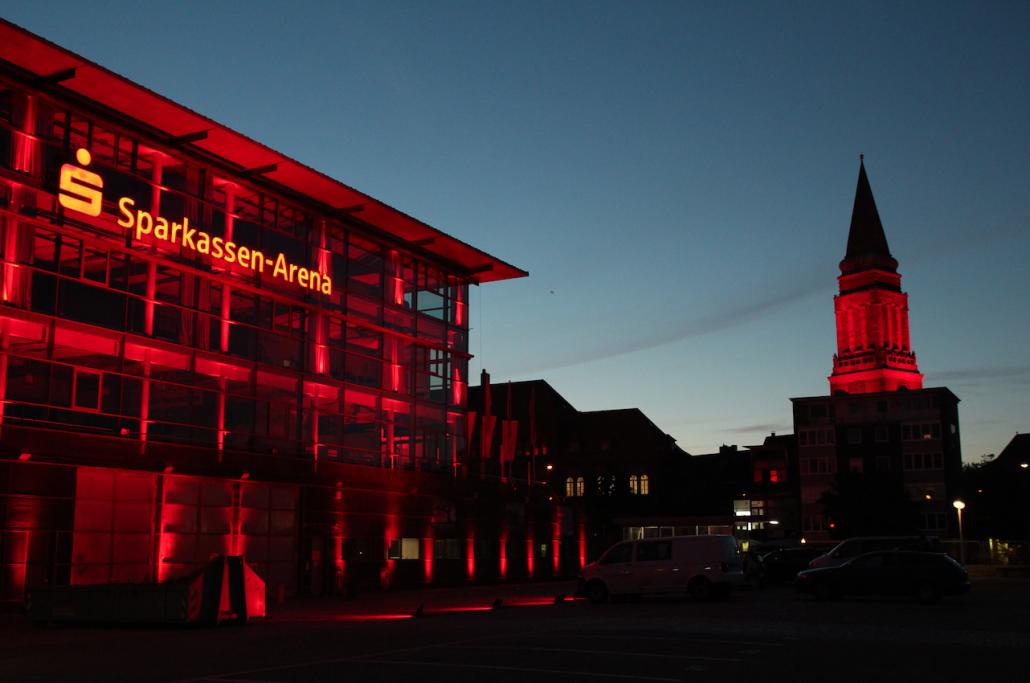 In der „Night of Lights“ leuchteten die Veranstaltungshäuser der Branche in rot
