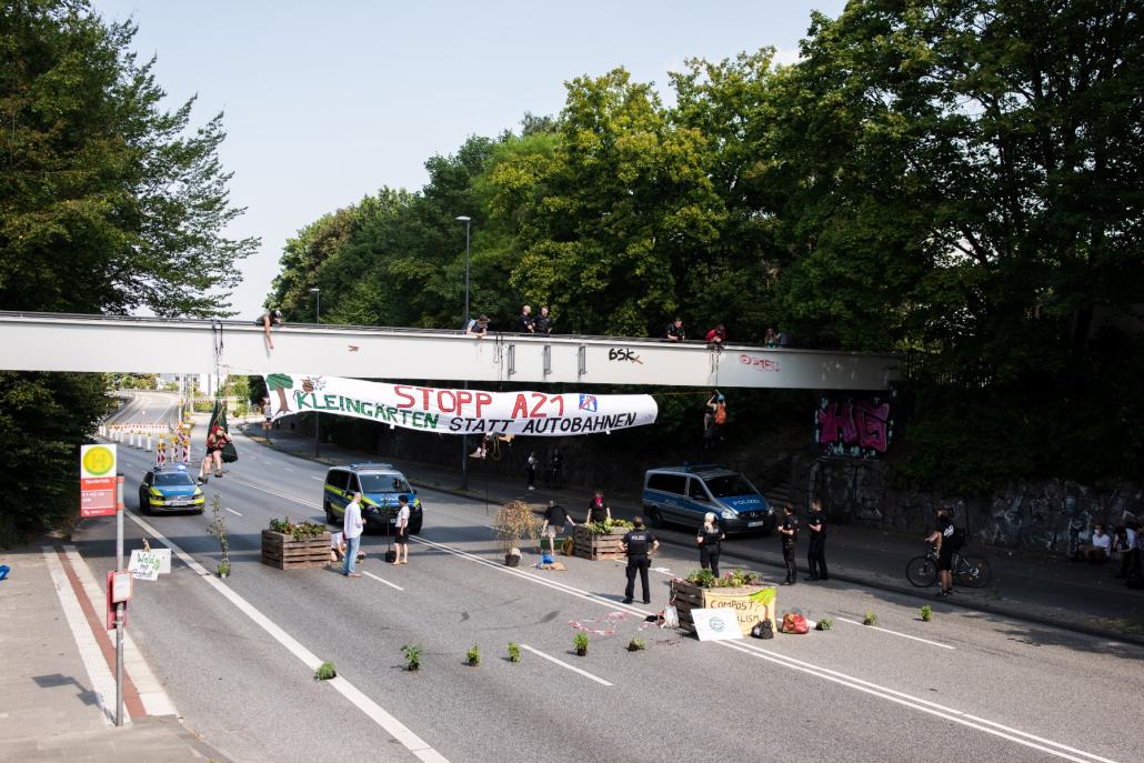 Klima-Aktivisten blockieren Südspange