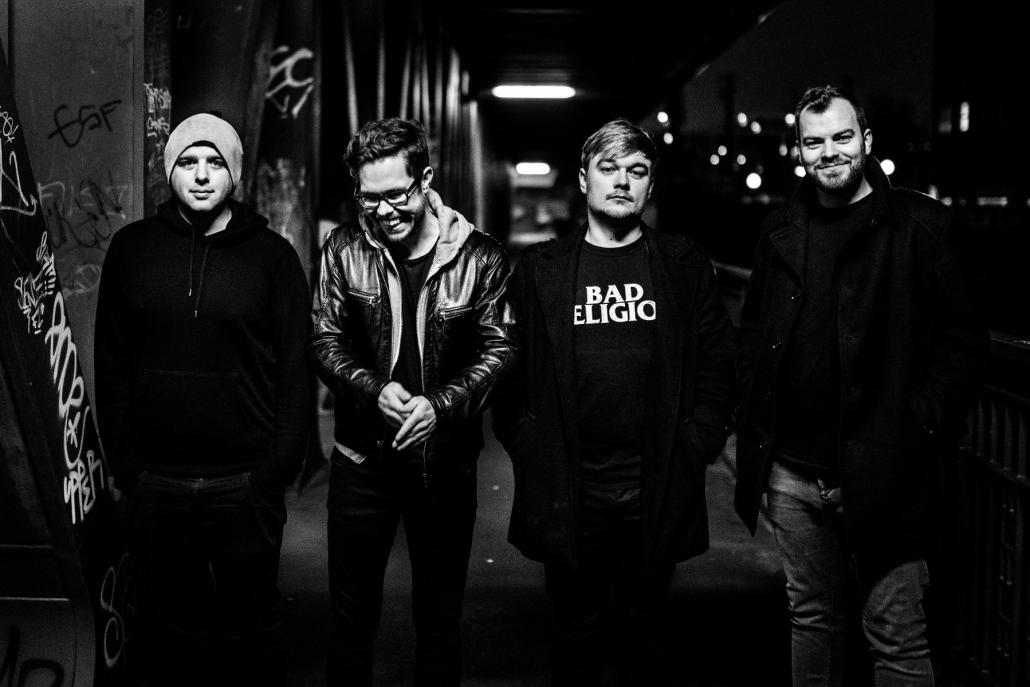 Auch die Hamburger Band Headcrime freut sich darauf, dieses Jahr Teil von Kiels schönster Woche zu sein. Seit 2005 spielt das Quartett seinen englischsprachigen Punkrock, 2019 erschien ihr aktuelles Album „Good Boy“. 