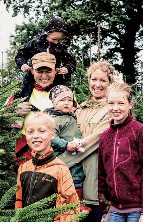 Unterstützt die Familie Rabeler bei ihrem Vorhaben – jeder Weihnachtsbaum fördert rund 1,8 Quadratmeter Naturschutzfläche
