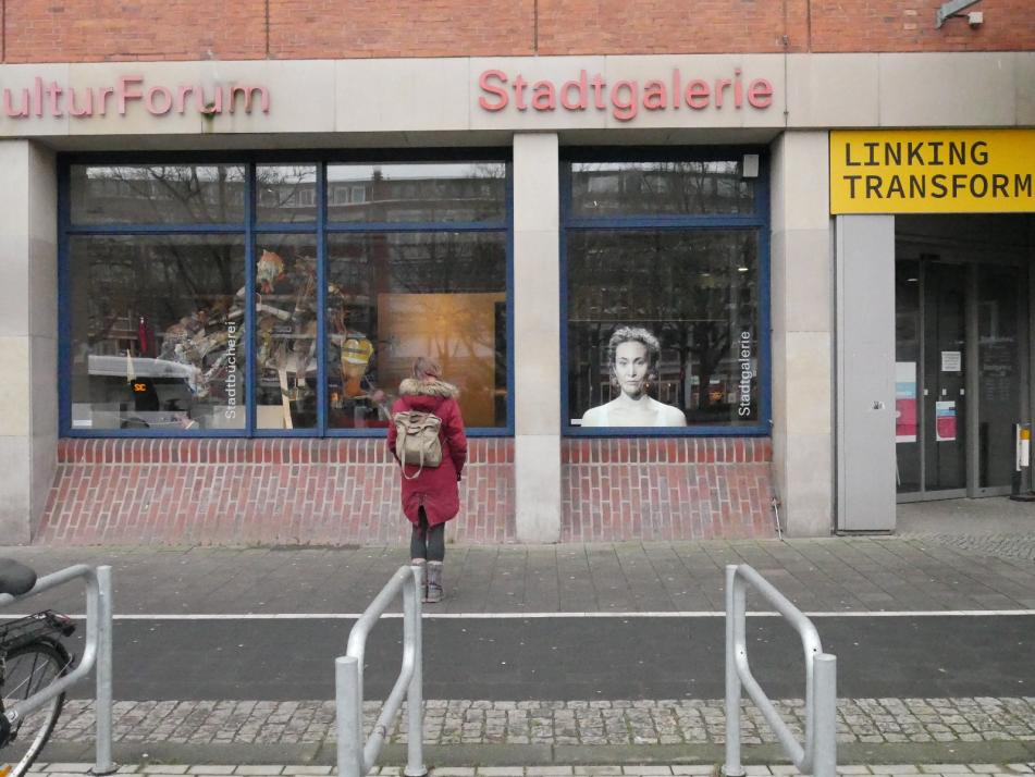 Stadtgalerie stellt Kunst im Schaufenster aus