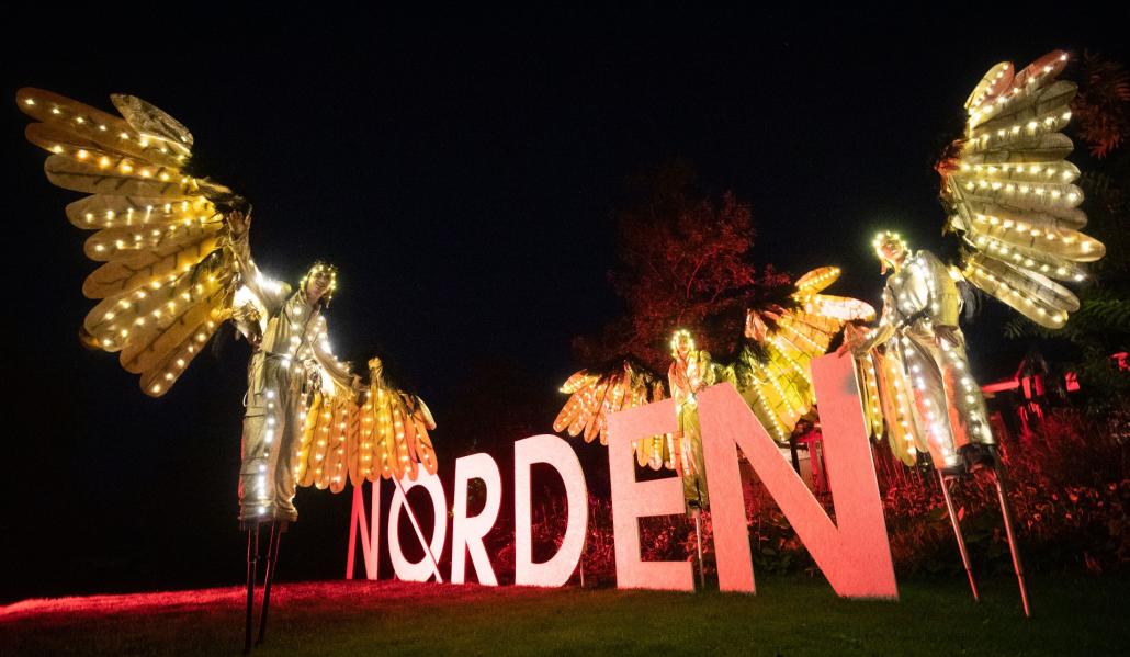 Besonders in den Abendstunden bietet das NORDEN Festival ein besonderes Lichtspektakel...