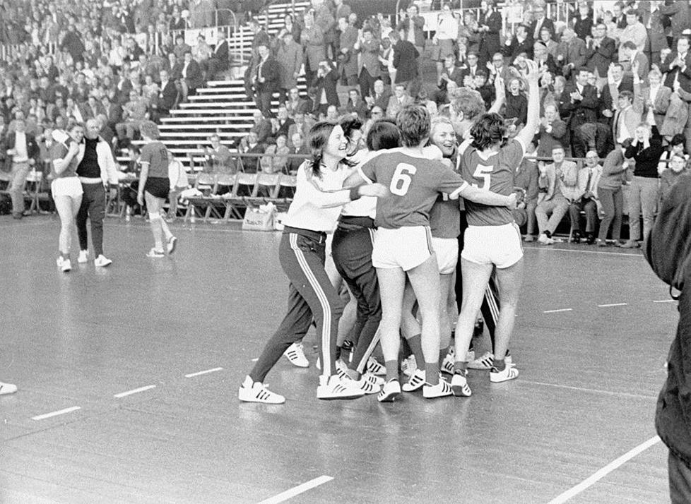 Grenzenloser Jubel: Erstmals gewannen die Frauen der KSV 1971 die 
deutsche Handballmeisterschaft