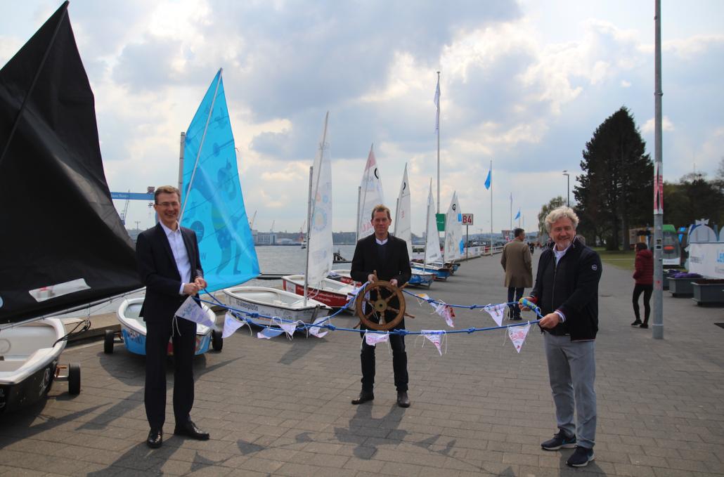 Mit Abstand und an der frischen Luft wurde das Camp 24/7 von Frank Meier, Ulf Kämpfer und Uwe Wanger (v.l.n.r.) eröffnet.