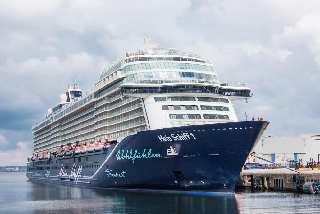 Noch liegt die Mein Schiff 1 im Kieler Ostuferhafen, bevor sie Samstagabend am Ostseekai anlegt.