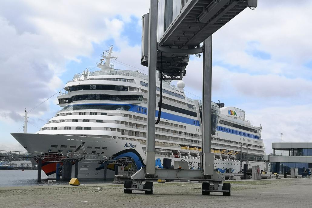 Die AIDAsol am Kieler Ostseekai