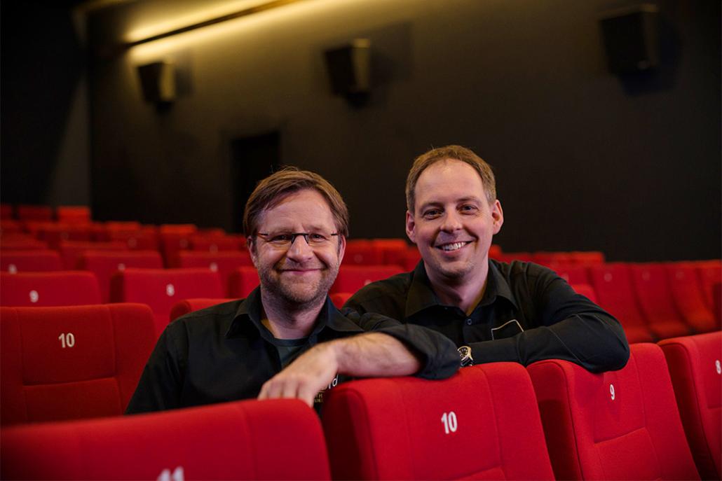 Die Betreiber des Studio Filmtheaters Matthias Ehr und Dennis T. Jahnke hoffen, bald wieder öffnen zu dürfen. 