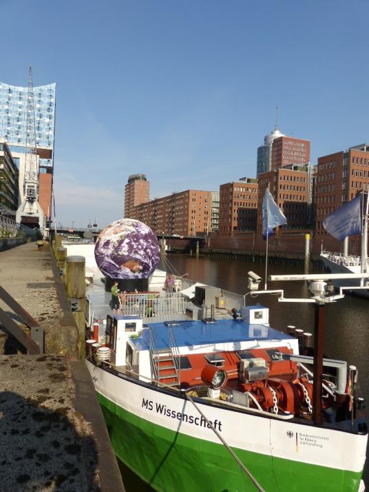 Die MS Wissenschaft in Hamburg, vom 19. bis zum 24. Juni legt sie in Kiel an