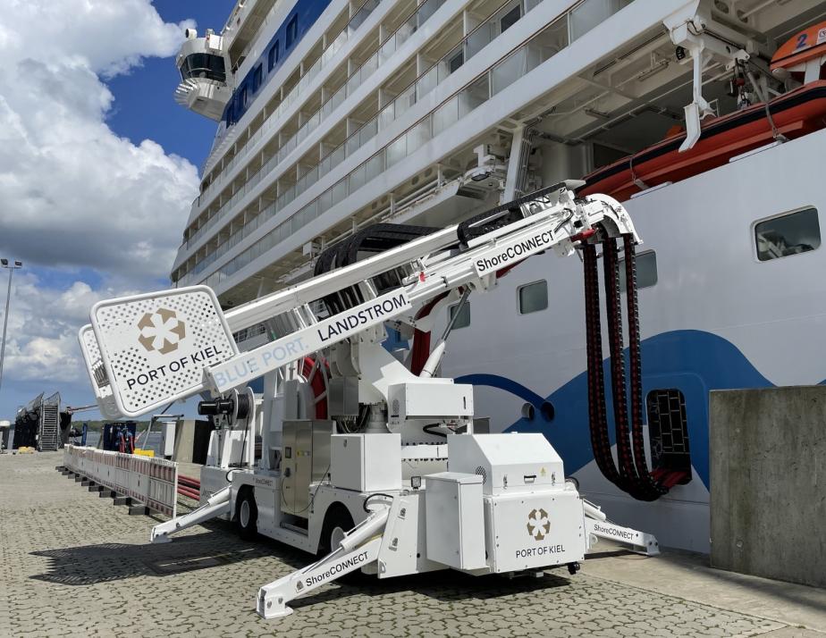 Landstromübergabe am Ostseekai