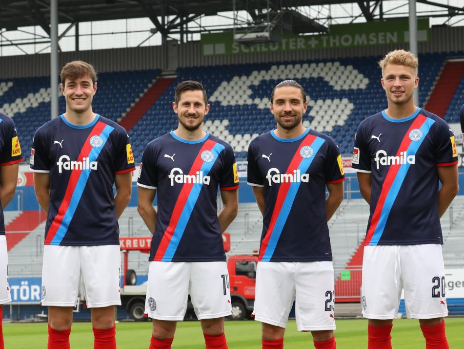 Das sind die Neuen (v. l.): Holmbert Fridjonsson, Marcel Benger, Steven Skrzybski, Julian Korb,  Fiete Arp und Patrick Erras.