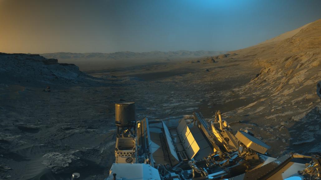 Gestochen scharf ist das Bild der Rovers Curiosity auf dem Mars.